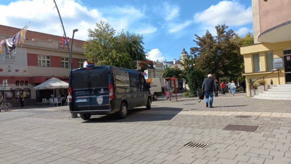 СЕЛО ОПЛАКУЈЕ ШЕКИЈА: Комшије молера страдалог у Шапцу, у окну лифта, у шоку - Надали смо се да није он СЕЛО ОПЛАКУЈЕ ШЕКИЈА: Комшије молера страдалог у Шапцу, у окну лифта, у шоку - Надали смо се да није он