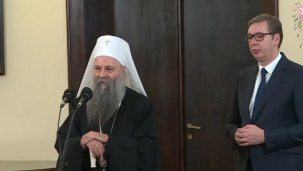 ВУЧИЋ И ПАТРИЈАРХ СЕ ОБРАТИЛИ ЈАВНОСТИ: Због чега хистерично инсистирају на уклањању барикада? Зато што хоће Србе да протерају (ВИДЕО) ВУЧИЋ И ПАТРИЈАРХ СЕ ОБРАТИЛИ ЈАВНОСТИ: Због чега хистерично инсистирају на уклањању барикада? Зато што хоће Србе да протерају (ВИДЕО)