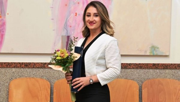 ЈЕЛЕНА ПОНОС ГРАДА: Студент генерације Економског факултета жели да остане у Источном Сарајеву ЈЕЛЕНА ПОНОС ГРАДА: Студент генерације Економског факултета жели да остане у Источном Сарајеву