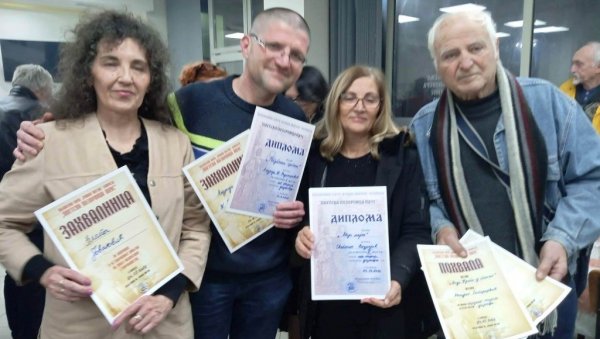 НА ПОЕТСКОЈ „ПОЗОРНИЦИ ПЛУС“: Прва награда за Параћинца Андрију Радомировића НА ПОЕТСКОЈ „ПОЗОРНИЦИ ПЛУС“: Прва награда за Параћинца Андрију Радомировића