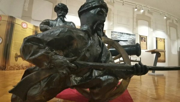 СРБИ, РУСИ И ТУРЦИ СА ПУШКАМА И ТОПОВИМА: Јединствена реплика Варваринске битке из 19. века - од стиропора (ФОТО) СРБИ, РУСИ И ТУРЦИ СА ПУШКАМА И ТОПОВИМА: Јединствена реплика Варваринске битке из 19. века - од стиропора (ФОТО)