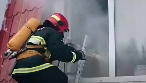 POŽAR NA PIJACI U ROSTOVU: Proširio se na površinu od 3.000 kvadratnih metara POŽAR NA PIJACI U ROSTOVU: Proširio se na površinu od 3.000 kvadratnih metara