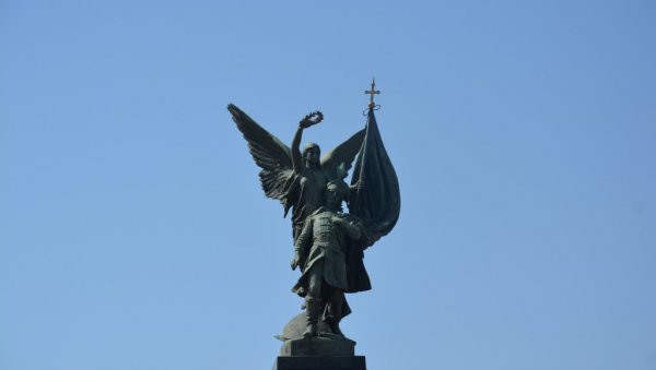 КО ВИШЕ ЗАРАЂУЈЕ, КРАЉЕВО ИЛИ КРУШЕВАЦ? Погледајте просечне нето плате за октобар КО ВИШЕ ЗАРАЂУЈЕ, КРАЉЕВО ИЛИ КРУШЕВАЦ? Погледајте просечне нето плате за октобар