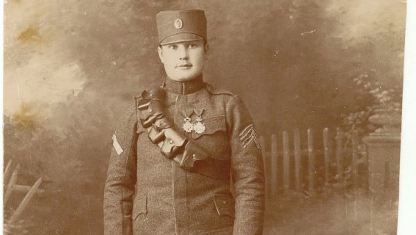 ДЕЦО, БОЉЕ НАМ ЈЕ У СРБИЈИ, ТАКВА НАМ ЈЕ, КАКВА НАМ ЈЕ: Милунка Савић 1960. одбила да се пресели у кућу на Јелисејским пољима у Паризу ДЕЦО, БОЉЕ НАМ ЈЕ У СРБИЈИ, ТАКВА НАМ ЈЕ, КАКВА НАМ ЈЕ: Милунка Савић 1960. одбила да се пресели у кућу на Јелисејским пољима у Паризу