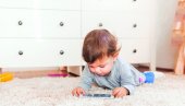 NE UMIRUJTE DECU TELEFONOM: Stručnjaci upozoravaju na pogrešan pristup roditelja NE UMIRUJTE DECU TELEFONOM: Stručnjaci upozoravaju na pogrešan pristup roditelja
