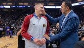 НЕ МОГУ ДА ВЕРУЈУ: Никола Јокић запањио Американце како је дочекао нову годину (ВИДЕО) НЕ МОГУ ДА ВЕРУЈУ: Никола Јокић запањио Американце како је дочекао нову годину (ВИДЕО)