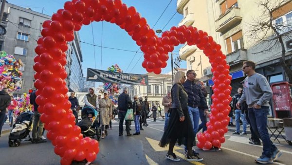 ПРЕЛЕПЕ ФОТОГРАФИЈЕ ИЗ БЕОГРАДА: Одржана манифестација Улица отвореног срца (ФОТО)