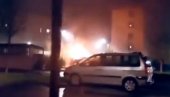 SPALJUJU AUTOMOBILE UMESTO PRSKALICA: Novogodišnja tradicija u Francuskoj, samo u Lionu 45 ugljenisanih vozila (VIDEO)