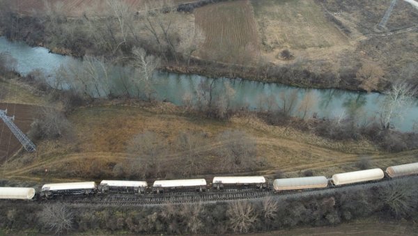 ШТА ЋЕ БИТИ СА ПРЕВРНУТИМ ЦИСТЕРНАМА СА АМОНИЈАКОМ? Стручњаци предлажу решења, ово је могући план акције ШТА ЋЕ БИТИ СА ПРЕВРНУТИМ ЦИСТЕРНАМА СА АМОНИЈАКОМ? Стручњаци предлажу решења, ово је могући план акције