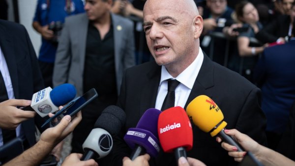 ПЕЛЕ ЈЕ ТО ЗАСЛУЖИО: Председник ФИФА Инфантино најавио - по један стадион у свакој земљи зваће се по краљу фудбала! ПЕЛЕ ЈЕ ТО ЗАСЛУЖИО: Председник ФИФА Инфантино најавио - по један стадион у свакој земљи зваће се по краљу фудбала!