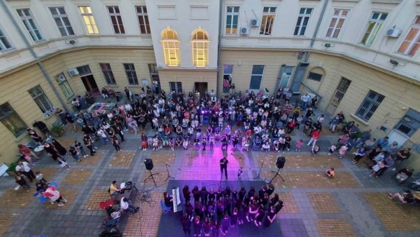 ИЗЛОЖБЕ, ПРОМОЦИЈЕ, НАГРАДЕ: Народни музеј у Зрењанину бројним садржајима обележио протеклу годину (ФОТО) ИЗЛОЖБЕ, ПРОМОЦИЈЕ, НАГРАДЕ: Народни музеј у Зрењанину бројним садржајима обележио протеклу годину (ФОТО)
