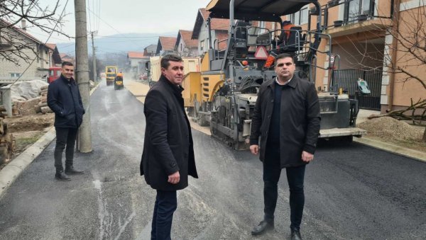 УРЕЂЕЊЕ ВЛАСОТИНАЧКИХ УЛИЦА: Првог радног дана нове године стигао асфалт УРЕЂЕЊЕ ВЛАСОТИНАЧКИХ УЛИЦА: Првог радног дана нове године стигао асфалт