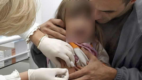 И ЦРНОЈ ГОРИ ПРЕТИ ЕПИДЕМИЈА МОРБИЛА: Лекари апелују на родитеље да вакцинишу децу И ЦРНОЈ ГОРИ ПРЕТИ ЕПИДЕМИЈА МОРБИЛА: Лекари апелују на родитеље да вакцинишу децу