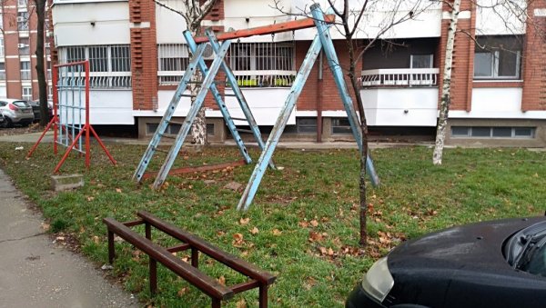 БАХАТОСТ НЕМА КРАЈА: Дечја игралишта у Пожаревцу стална мета вандала БАХАТОСТ НЕМА КРАЈА: Дечја игралишта у Пожаревцу стална мета вандала