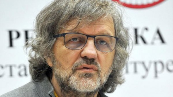 КУСТУРИЦА СЕ ОПРОСТИО ОД ДРАГОСЛАВА МИХАИЛОВИЋА: Путуј сродна душо, моју си закачио једном и заувијек КУСТУРИЦА СЕ ОПРОСТИО ОД ДРАГОСЛАВА МИХАИЛОВИЋА: Путуј сродна душо, моју си закачио једном и заувијек