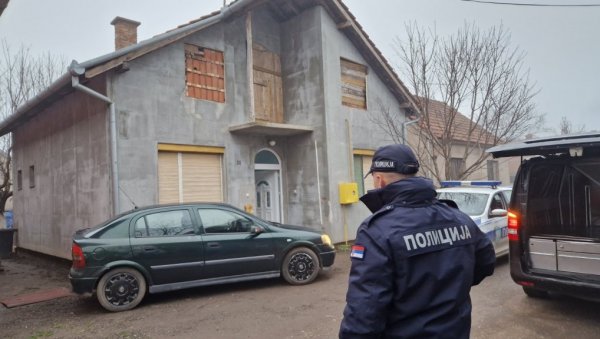 ЖЕНА ОРГАНИЗУЈЕ ОБЕ САХРАНЕ: Покопава и бившег мужа и партнера којег је у Кикинди убио муж ( ФОТО) ЖЕНА ОРГАНИЗУЈЕ ОБЕ САХРАНЕ: Покопава и бившег мужа и партнера којег је у Кикинди убио муж ( ФОТО)