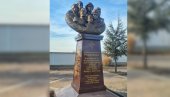 ОВЕКОВЕЧИЛИ РОМАНОВЕ СПОМЕНИКОМ ОД ПЕТ МЕТАРА: У Манастиру Свете Петке у Бијељини налази се знамење руској царској породици (ФОТО)
