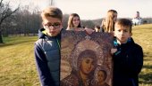 U SLAVU VITLEJEMSKE MAJKE BOŽIJE: Protinica iz Vršca napisala božićnu pesmu U SLAVU VITLEJEMSKE MAJKE BOŽIJE: Protinica iz Vršca napisala božićnu pesmu