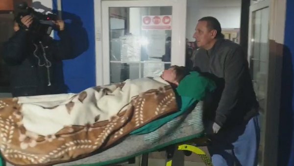 ШОКИРАНИ, АЛИ НЕ ПОМИЊУ СРБЕ: ОЕБС и Оливер Вархељи најоштрије осудили рањавање двоје деце код Штрпца (ФОТО) ШОКИРАНИ, АЛИ НЕ ПОМИЊУ СРБЕ: ОЕБС и Оливер Вархељи најоштрије осудили рањавање двоје деце код Штрпца (ФОТО)
