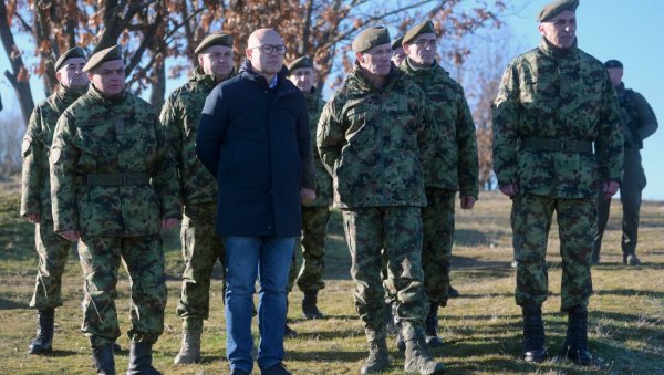 У ТОКУ РАСПОРЕЂИВАЊЕ ВОЈСКЕ СРБИЈЕ У ПРАВЦУ АДМИНИСТРАТИВНЕ ЛИНИЈЕ: Вучевић о ситуацију на КиМ У ТОКУ РАСПОРЕЂИВАЊЕ ВОЈСКЕ СРБИЈЕ У ПРАВЦУ АДМИНИСТРАТИВНЕ ЛИНИЈЕ: Вучевић о ситуацију на КиМ