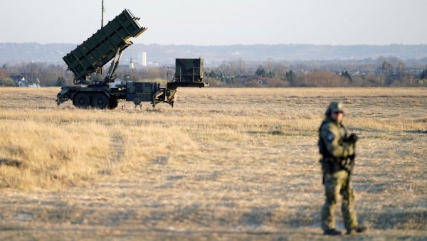 БЕРЛИН ТРЕБА ДВА ПУТА ДА РАЗМИСЛИ ПРЕ НЕГО ШТО УКРАЈИНИ ДА ТЕНКОВЕ Где је граница? БЕРЛИН ТРЕБА ДВА ПУТА ДА РАЗМИСЛИ ПРЕ НЕГО ШТО УКРАЈИНИ ДА ТЕНКОВЕ Где је граница?