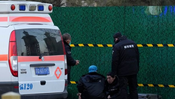 ЕКСПЛОЗИЈА У ФАБРИЦИ: Погинуло шест особа, има и повређених ЕКСПЛОЗИЈА У ФАБРИЦИ: Погинуло шест особа, има и повређених