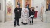 МИРЕЛА, СРБИСЛАВ И ФИЛИП ПРОНАШЛИ ЗЛАТНИКЕ: Ломљење чеснице код Зрењанина МИРЕЛА, СРБИСЛАВ И ФИЛИП ПРОНАШЛИ ЗЛАТНИКЕ: Ломљење чеснице код Зрењанина