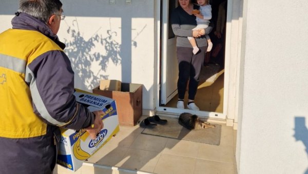 НАМИРНИЦЕ ЗА СИРОМАШНЕ Традиционална празнична хуманитарна акција у Краљеву НАМИРНИЦЕ ЗА СИРОМАШНЕ Традиционална празнична хуманитарна акција у Краљеву