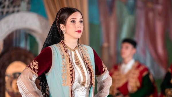 ЦРНОГОРЦИ ЗАМЕРИЛИ ДАНИЦИ НА ОВОЈ ПЕСМИ Кнежевић: Тужилаштво је певало и шмркало са Милом и Дулем уз песму краљ кокаина ЦРНОГОРЦИ ЗАМЕРИЛИ ДАНИЦИ НА ОВОЈ ПЕСМИ Кнежевић: Тужилаштво је певало и шмркало са Милом и Дулем уз песму краљ кокаина