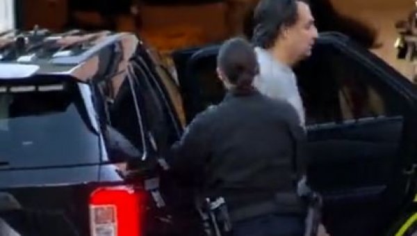 НАЈНОВИЈИ ДЕТАЉИ - АНИНОГ СУПРУГА ВЕЗАНИХ РУКУ ОДВОДИ ПОЛИЦИЈА: Довео у заблуду полицијску истрагу о нестанку своје супруге (ВИДЕО) НАЈНОВИЈИ ДЕТАЉИ - АНИНОГ СУПРУГА ВЕЗАНИХ РУКУ ОДВОДИ ПОЛИЦИЈА: Довео у заблуду полицијску истрагу о нестанку своје супруге (ВИДЕО)