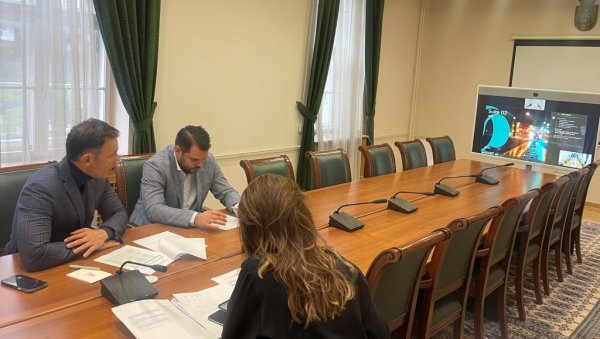 РАЗГОВОРИ О ЗАЈЕДНИЧКИМ ПРОЈЕКТИМА: Министар Мали разговарао са директорком у ЕБРД Роузмари Шлуп РАЗГОВОРИ О ЗАЈЕДНИЧКИМ ПРОЈЕКТИМА: Министар Мали разговарао са директорком у ЕБРД Роузмари Шлуп