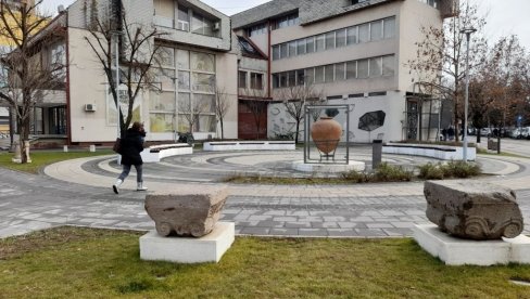 NOVOUSTANOVLJENA FILMSKA NAGRADA: Slektori festivala LIFFE predstavili nagradu koja nosi ime reditelja Dušana Makavejeva NOVOUSTANOVLJENA FILMSKA NAGRADA: Slektori festivala LIFFE predstavili nagradu koja nosi ime reditelja Dušana Makavejeva