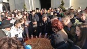 ЧАК 50 КИЛОГРАМА И 600 ПАРЧАДИ: У шабачкој чесници златник и три сребрњака ЧАК 50 КИЛОГРАМА И 600 ПАРЧАДИ: У шабачкој чесници златник и три сребрњака