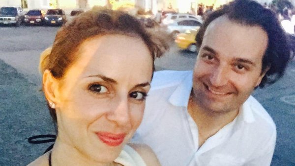 БРАЈАН ПОМОГАО АНИ ДА ПРОДА КУЋУ УОЧИ ЊЕНОГ НЕСТАНКА? Волшови згрнули огроман новац БРАЈАН ПОМОГАО АНИ ДА ПРОДА КУЋУ УОЧИ ЊЕНОГ НЕСТАНКА? Волшови згрнули огроман новац