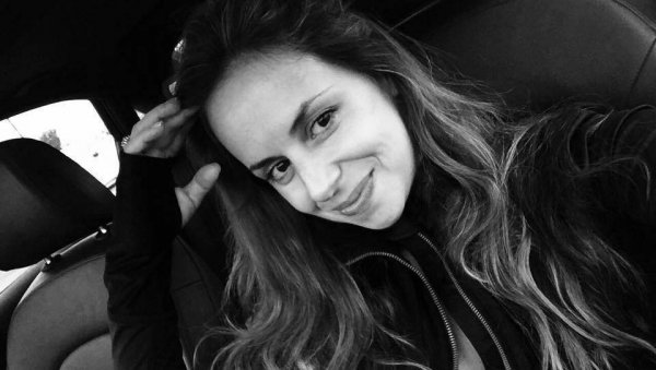 АНА ВОЛШ ИМАЛА ПЛАНОВЕ ЗА 4. ЈАНУАР: Телефон Српкиње открио још један битан детаљ АНА ВОЛШ ИМАЛА ПЛАНОВЕ ЗА 4. ЈАНУАР: Телефон Српкиње открио још један битан детаљ