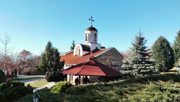 УЗ СЕСТРИНСТВО ДО ПРЕПОРОДА: Слава у манастиру Светог Стефана, једној од омиљених светиња на југу Србије УЗ СЕСТРИНСТВО ДО ПРЕПОРОДА: Слава у манастиру Светог Стефана, једној од омиљених светиња на југу Србије