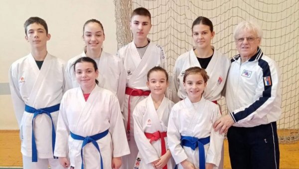 НИ МАЊЕГ КЛУБА, НИ ВИШЕ КАРАТИСТА: Задругар из Лазарева код Зрењанина негује будуће шампионе НИ МАЊЕГ КЛУБА, НИ ВИШЕ КАРАТИСТА: Задругар из Лазарева код Зрењанина негује будуће шампионе