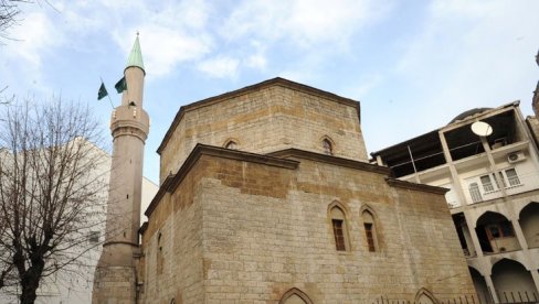 MUSLIMANSKI VERNICI DANAS PROSLAVLJAJU KURBAN BAJRAM: U ovim danima blizu dva miliona muslimana ide na hodočašće u Meku i Medinu MUSLIMANSKI VERNICI DANAS PROSLAVLJAJU KURBAN BAJRAM: U ovim danima blizu dva miliona muslimana ide na hodočašće u Meku i Medinu