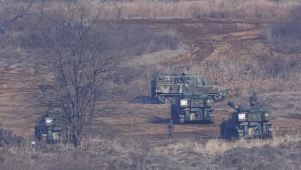 СЕВЕРНА КОРЕЈА ПРОГЛАСИЛА ЈУЖНУ НЕПРИЈАТЕЉСКОМ ДРЖАВОМ: Комуникација прекинута, сви стрепе од даље ескалације ситуације СЕВЕРНА КОРЕЈА ПРОГЛАСИЛА ЈУЖНУ НЕПРИЈАТЕЉСКОМ ДРЖАВОМ: Комуникација прекинута, сви стрепе од даље ескалације ситуације