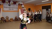 NOVOGODIŠNJI BAZAR: U petak u Osnovnoj školi Svetozar Marković u Lapovu (FOTO) NOVOGODIŠNJI BAZAR: U petak u Osnovnoj školi Svetozar Marković u Lapovu (FOTO)