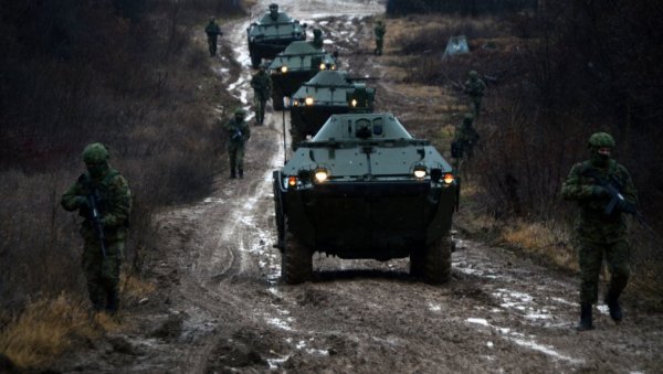 КЉУЧ ЗА ОЧУВАЊЕ ВИСОКЕ БОРБЕНЕ ГОТОВОСТИ: Погледајте како изгледа обука војника у Оклопно-извиђачком батаљону (ФОТО) КЉУЧ ЗА ОЧУВАЊЕ ВИСОКЕ БОРБЕНЕ ГОТОВОСТИ: Погледајте како изгледа обука војника у Оклопно-извиђачком батаљону (ФОТО)