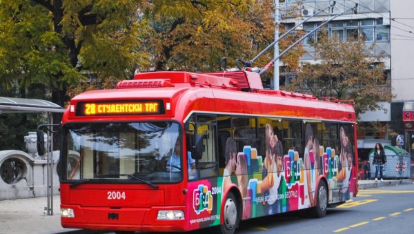 ИЗМЕНЕ У САОБРАЋАЈУ: Због радова нови режим рада јавног превоза на Тргу републике ИЗМЕНЕ У САОБРАЋАЈУ: Због радова нови режим рада јавног превоза на Тргу републике