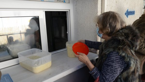ЛАКШЕ ДО ОБРОКА: У Краљеву се ускоро отвара нови пункт Народне кухиње ЛАКШЕ ДО ОБРОКА: У Краљеву се ускоро отвара нови пункт Народне кухиње