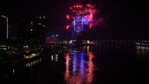 VATROMET NA KULI BEOGRAD: Spektakl povodom dočeka Srpske nove godina (FOTO)