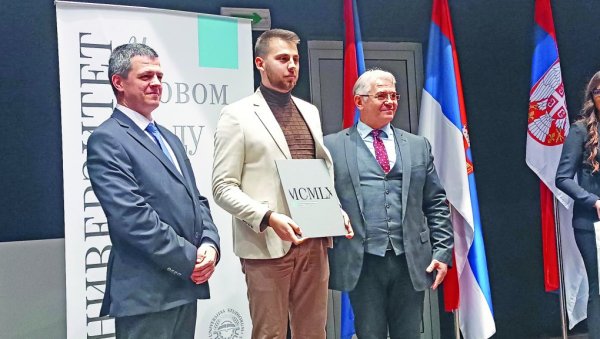 ДЕСЕТКЕ И ЗА ПОВРАТАК ЊИВИ: Стефан, студент генерације у Новом Саду, има једну жељу ДЕСЕТКЕ И ЗА ПОВРАТАК ЊИВИ: Стефан, студент генерације у Новом Саду, има једну жељу