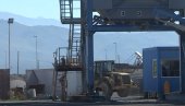 ПЕЧАТ НА АСФАЛТНЕ БАЗЕ: Инспектори и полиција запечатили објекте Технопута ПЕЧАТ НА АСФАЛТНЕ БАЗЕ: Инспектори и полиција запечатили објекте Технопута