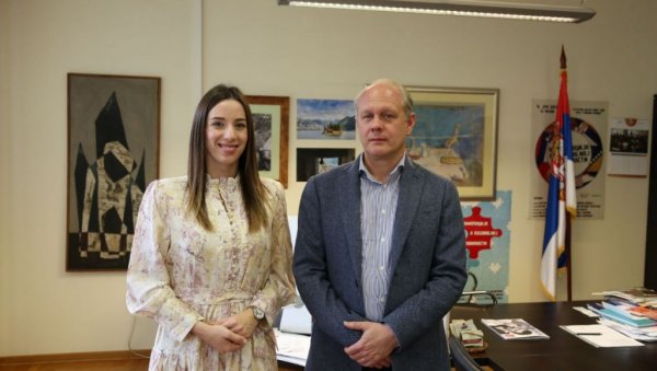 НИЈЕ ЗЛО ЗНАТИ ТУЂУ ПЕСМУ, ЗЛО ЈЕ НЕ ЗНАТИ СВОЈУ: Даница Црногорчевић приредиће још два концерта у Новом Саду НИЈЕ ЗЛО ЗНАТИ ТУЂУ ПЕСМУ, ЗЛО ЈЕ НЕ ЗНАТИ СВОЈУ: Даница Црногорчевић приредиће још два концерта у Новом Саду