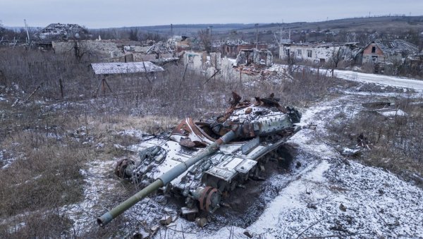 БРИТАНСКИ МИНИСТАРСТВО ОДБРАНЕ ТВРДИ: Русија може да ризикује напад на Угљедар упркос опасности од Бахмута БРИТАНСКИ МИНИСТАРСТВО ОДБРАНЕ ТВРДИ: Русија може да ризикује напад на Угљедар упркос опасности од Бахмута