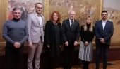 НЕМАЦ ВРШЧАНИМА ПОКЛОНИО ЧЕМБЕЛО: Музичка школа отвара одсек за рану музику НЕМАЦ ВРШЧАНИМА ПОКЛОНИО ЧЕМБЕЛО: Музичка школа отвара одсек за рану музику