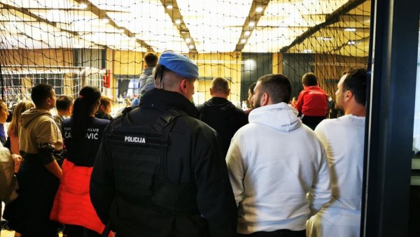 НИКАД ВИШЕ НЕЋЕМО ДЕЦУ ПУСТИТИ У САРАЈЕВО! Родитељи малишана из Србије огорчени након линча на Илиџи (ВИДЕО) НИКАД ВИШЕ НЕЋЕМО ДЕЦУ ПУСТИТИ У САРАЈЕВО! Родитељи малишана из Србије огорчени након линча на Илиџи (ВИДЕО)